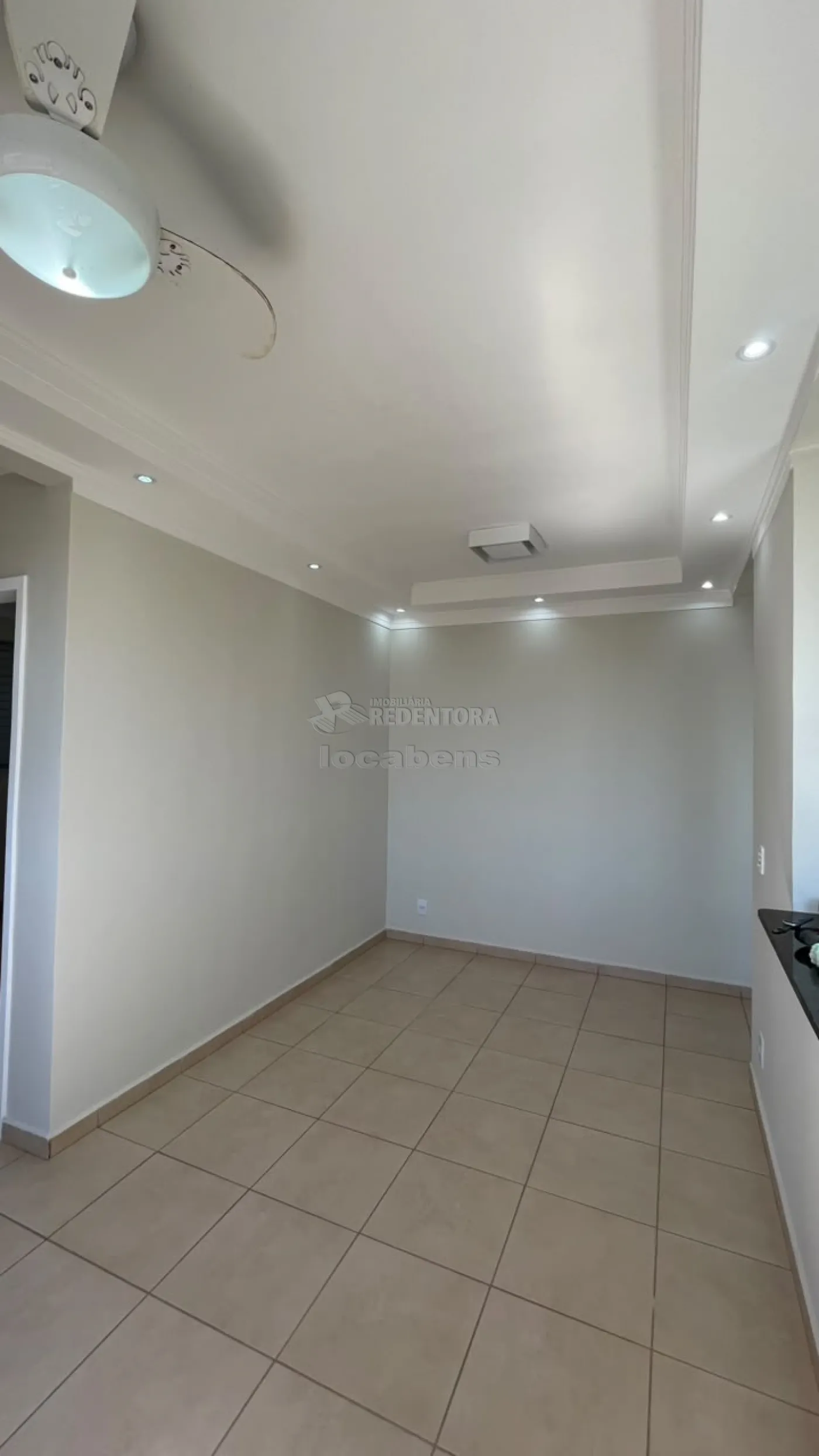 Alugar Apartamento / Padr&atilde;o em S&atilde;o Jos&eacute; do Rio Preto R$ 750,00 - Foto 4
