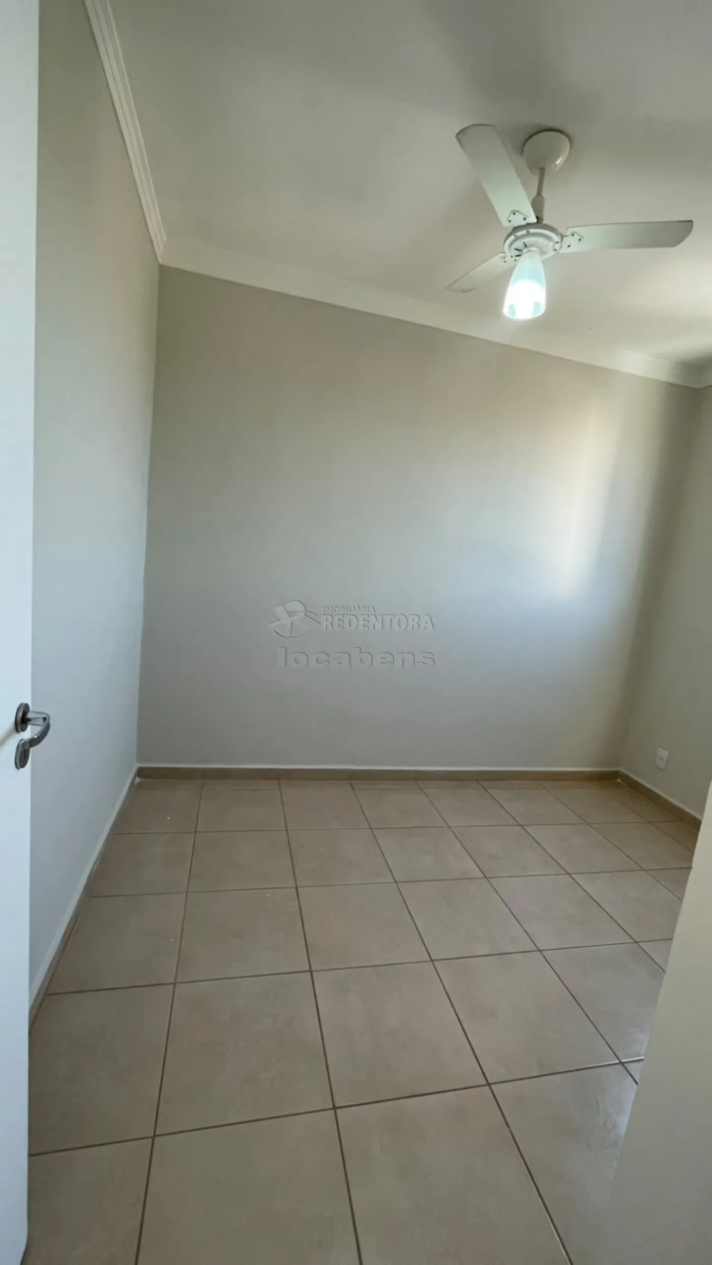Alugar Apartamento / Padr&atilde;o em S&atilde;o Jos&eacute; do Rio Preto R$ 750,00 - Foto 15
