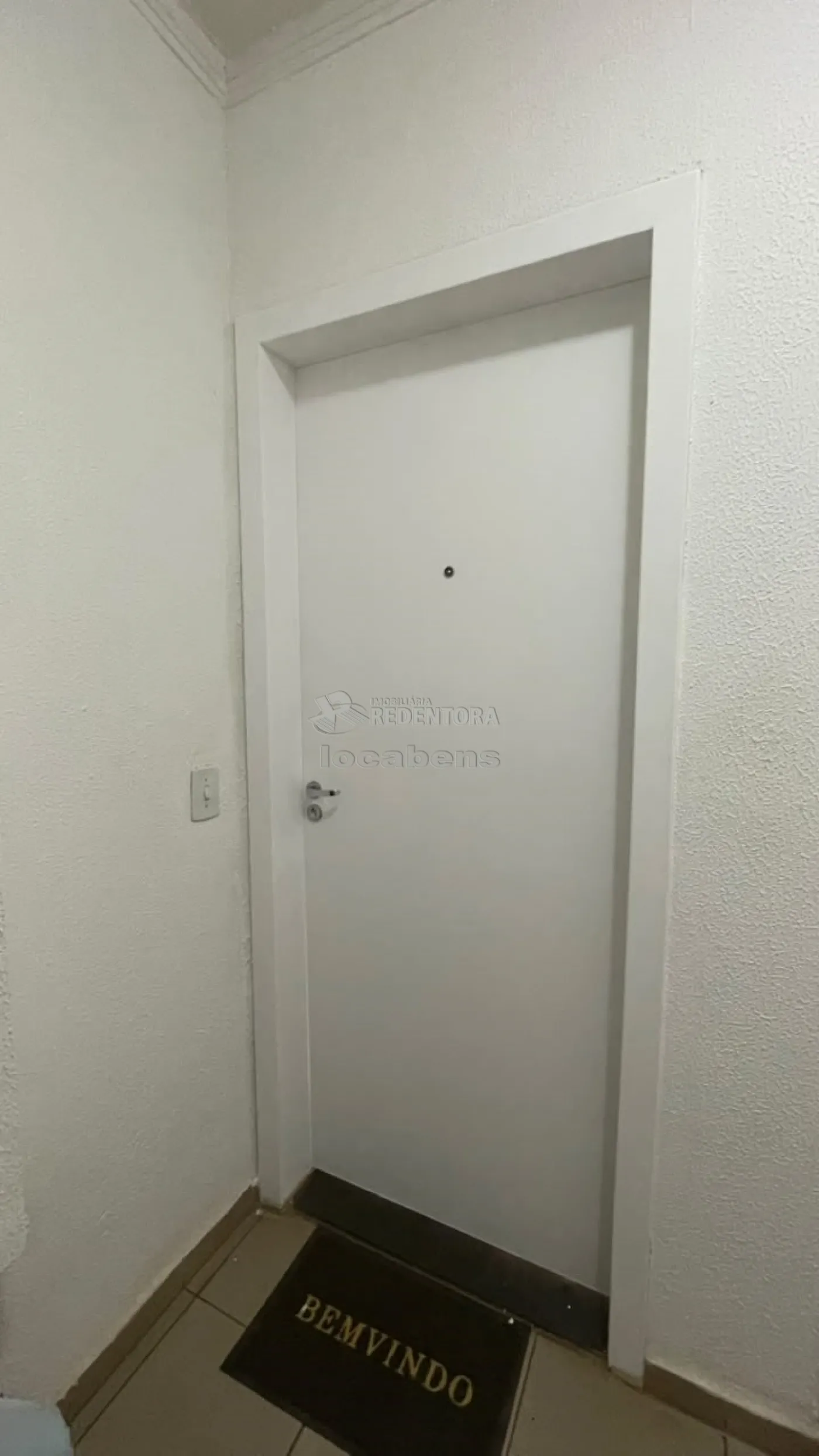 Alugar Apartamento / Padr&atilde;o em S&atilde;o Jos&eacute; do Rio Preto R$ 750,00 - Foto 1