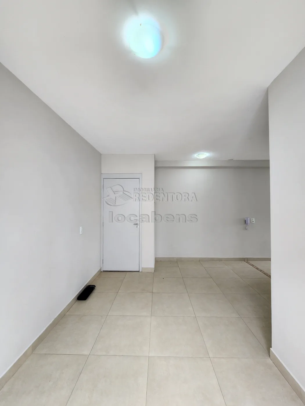 Alugar Apartamento / Padr&atilde;o em S&atilde;o Jos&eacute; do Rio Preto R$ 1.000,00 - Foto 2