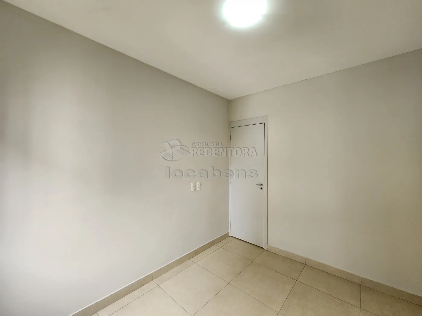 Alugar Apartamento / Padr&atilde;o em S&atilde;o Jos&eacute; do Rio Preto R$ 1.000,00 - Foto 9