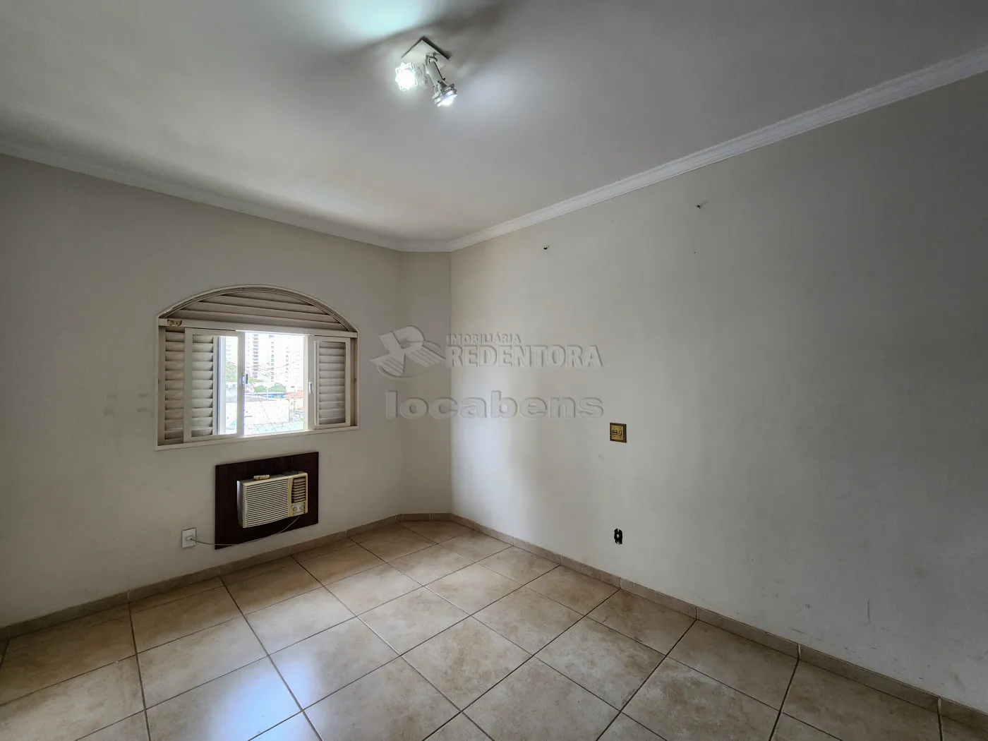 Alugar Apartamento / Padr&atilde;o em S&atilde;o Jos&eacute; do Rio Preto R$ 2.500,00 - Foto 4