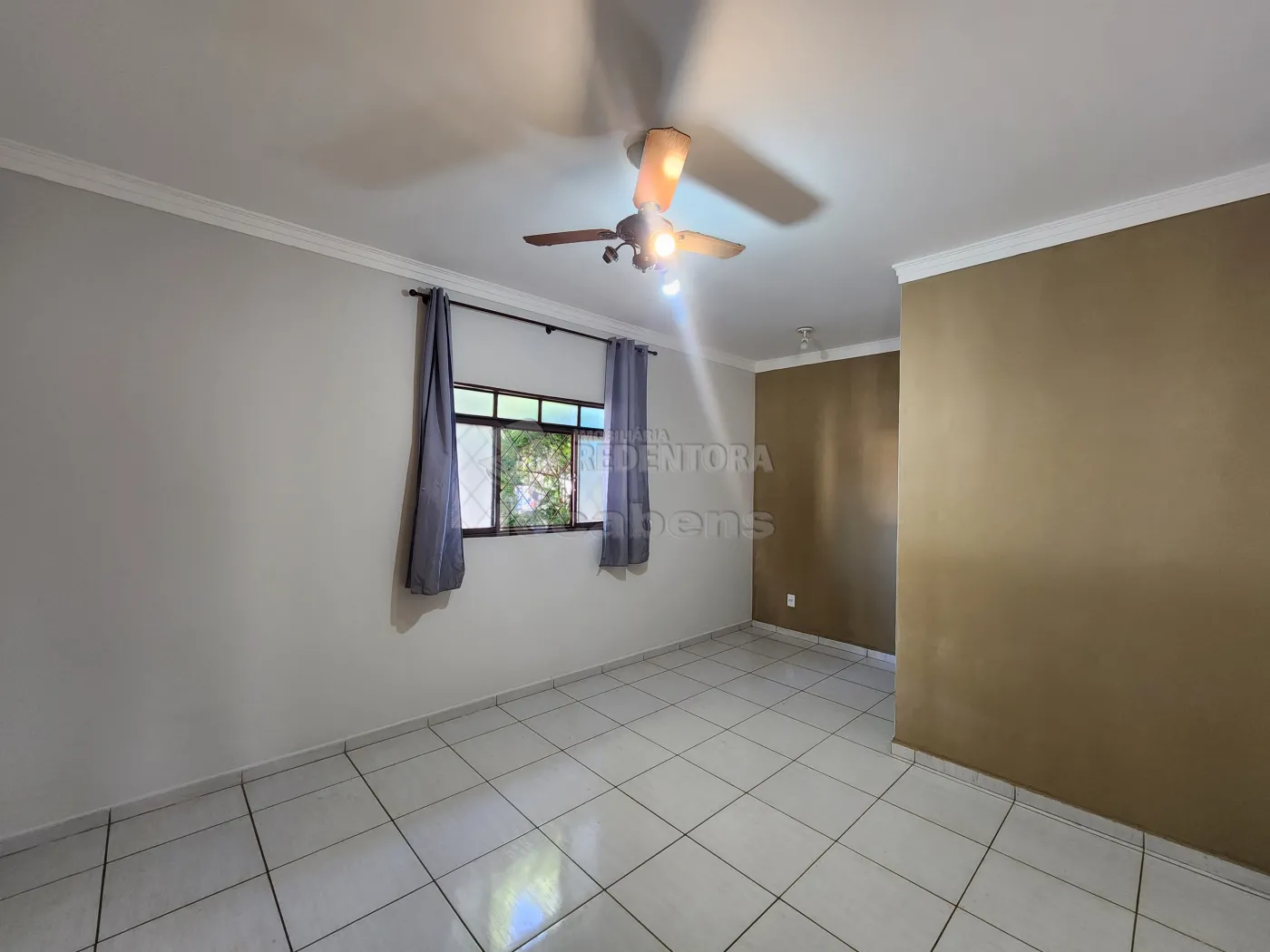 Alugar Casa / Padr&atilde;o em S&atilde;o Jos&eacute; do Rio Preto R$ 1.350,00 - Foto 2