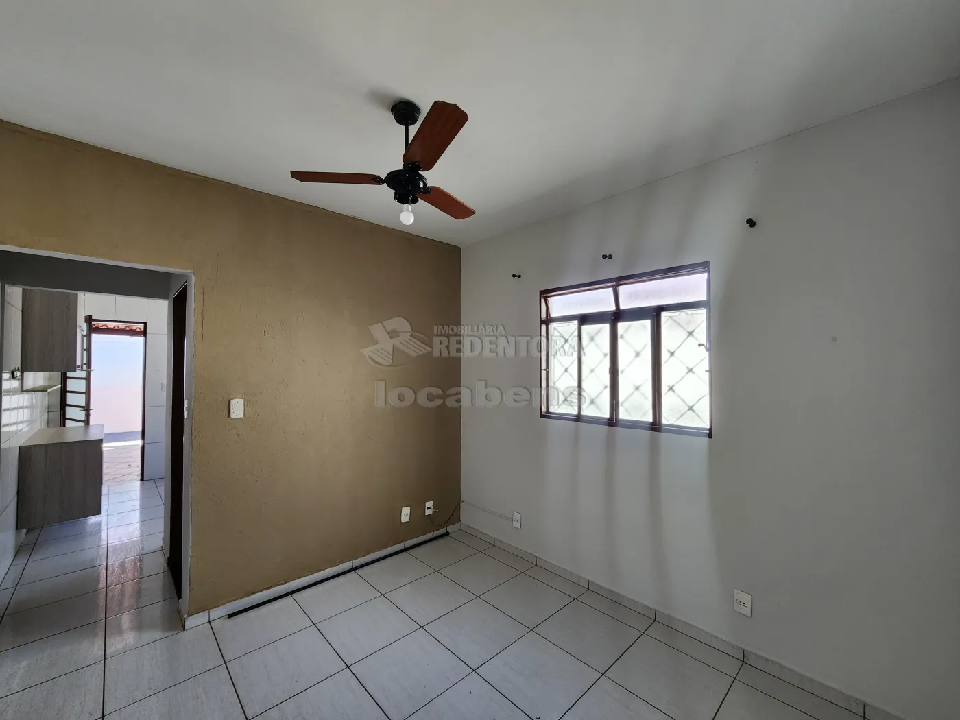Alugar Casa / Padr&atilde;o em S&atilde;o Jos&eacute; do Rio Preto R$ 1.350,00 - Foto 4