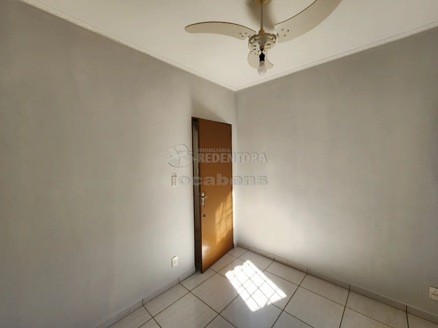 Alugar Casa / Padr&atilde;o em S&atilde;o Jos&eacute; do Rio Preto R$ 1.350,00 - Foto 9