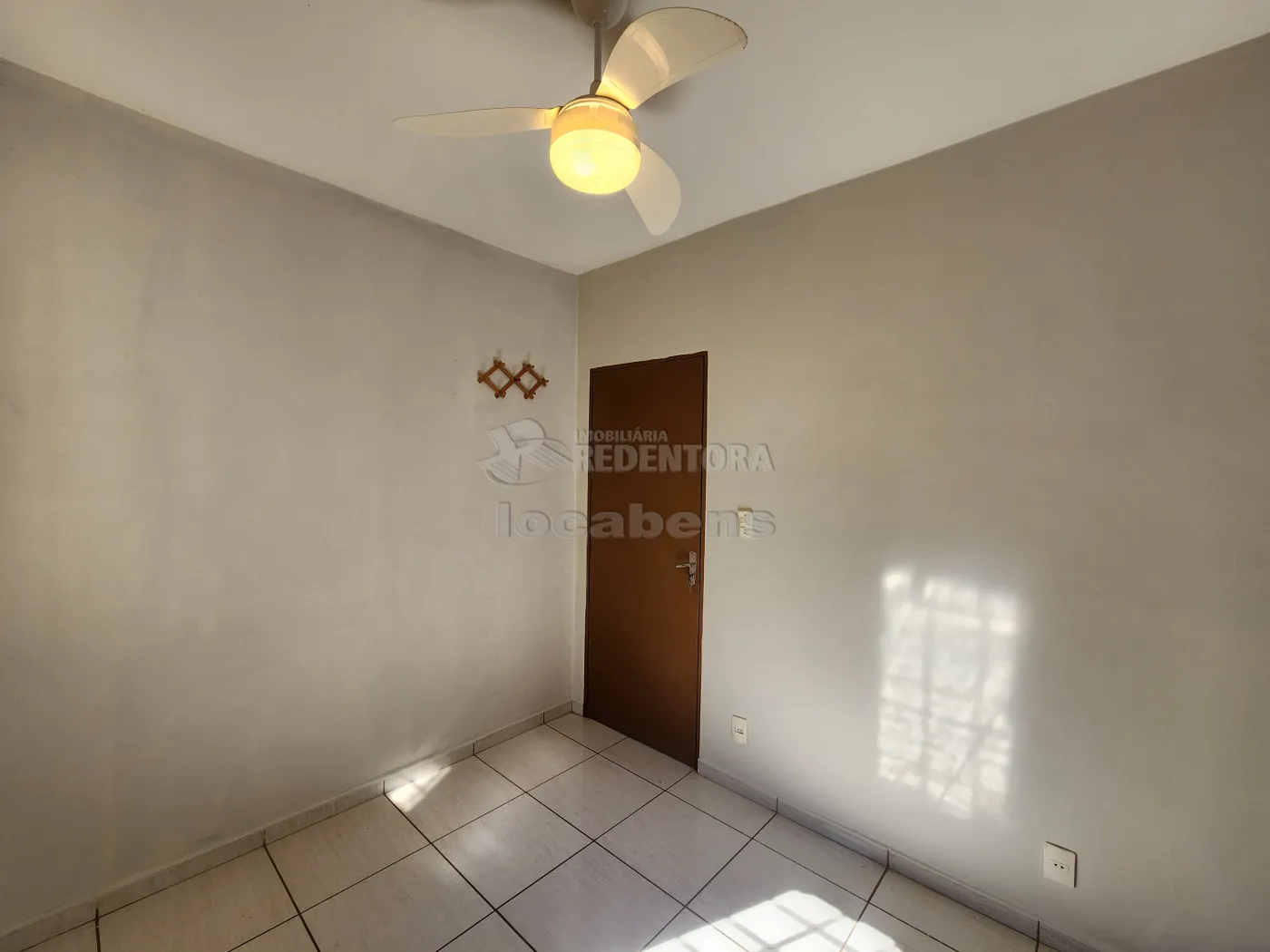 Alugar Casa / Padr&atilde;o em S&atilde;o Jos&eacute; do Rio Preto R$ 1.350,00 - Foto 12