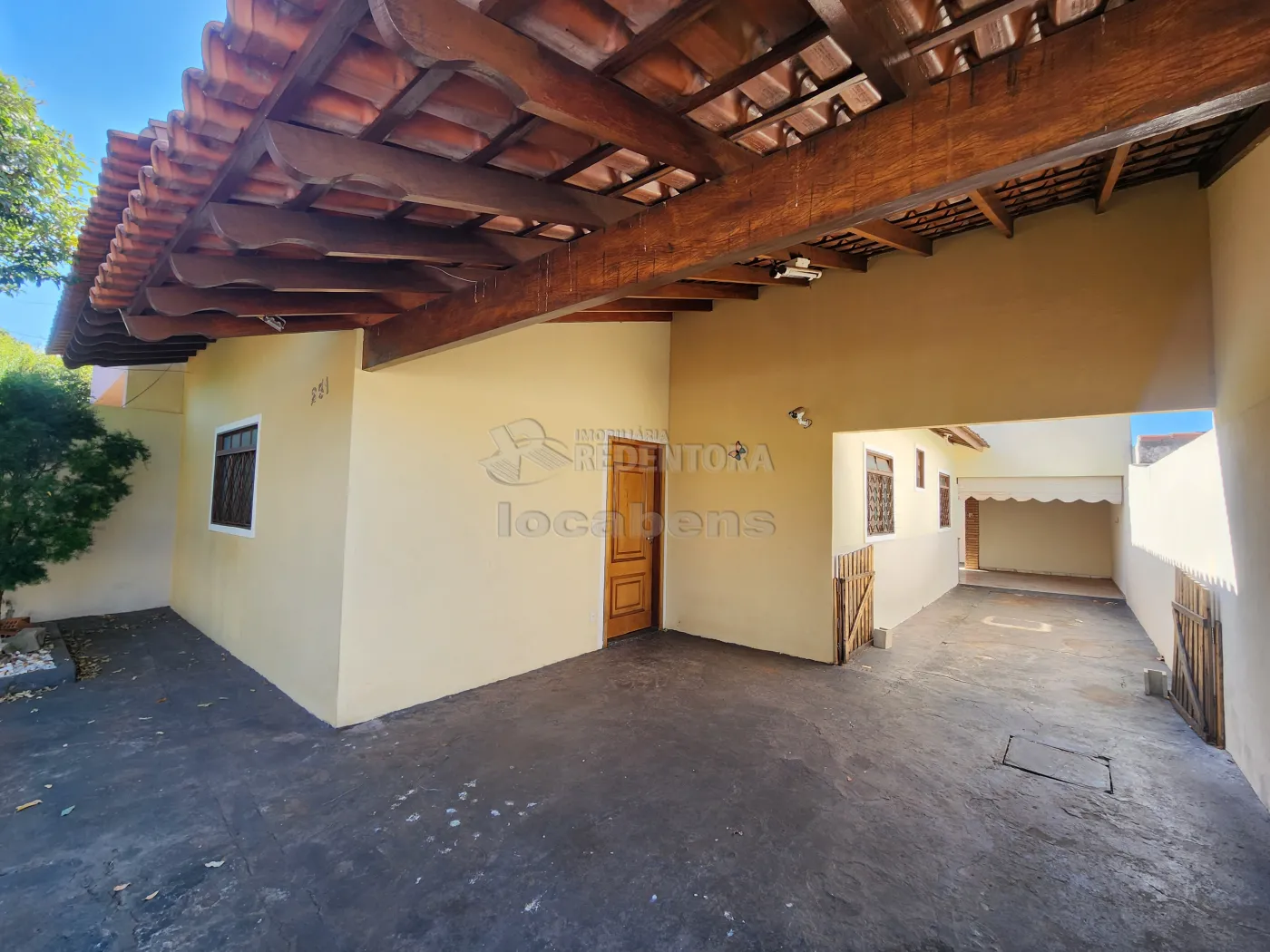 Alugar Casa / Padr&atilde;o em S&atilde;o Jos&eacute; do Rio Preto R$ 1.350,00 - Foto 1