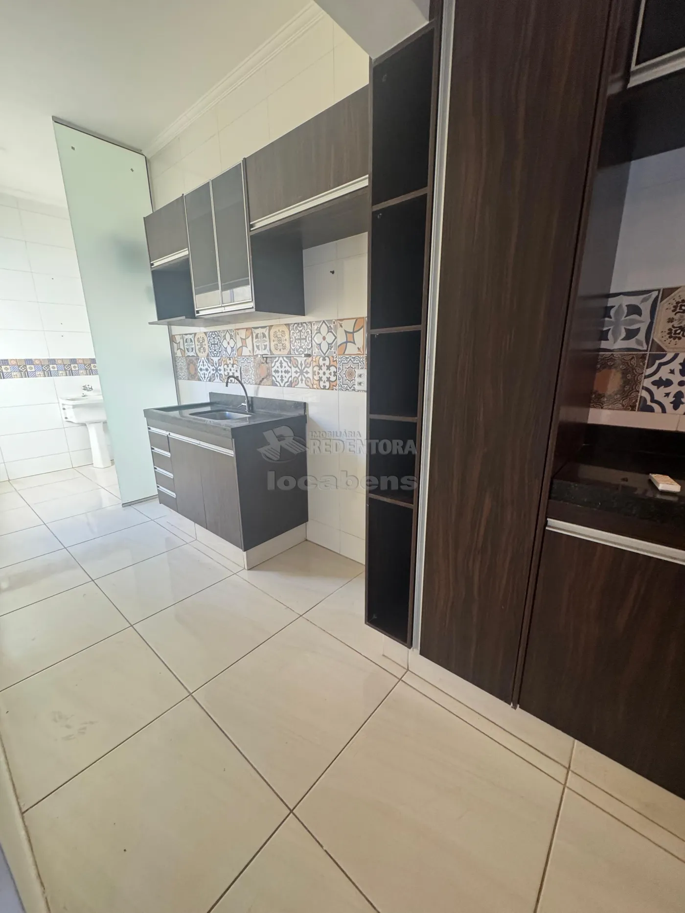Alugar Casa / Padr&atilde;o em S&atilde;o Jos&eacute; do Rio Preto R$ 1.800,00 - Foto 3