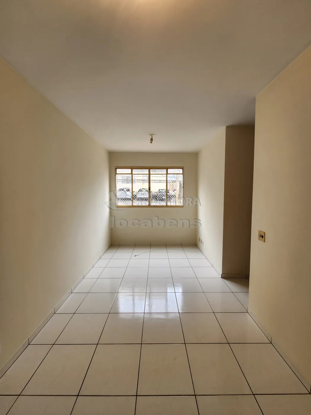 Alugar Apartamento / Padr&atilde;o em S&atilde;o Jos&eacute; do Rio Preto R$ 1.000,00 - Foto 1
