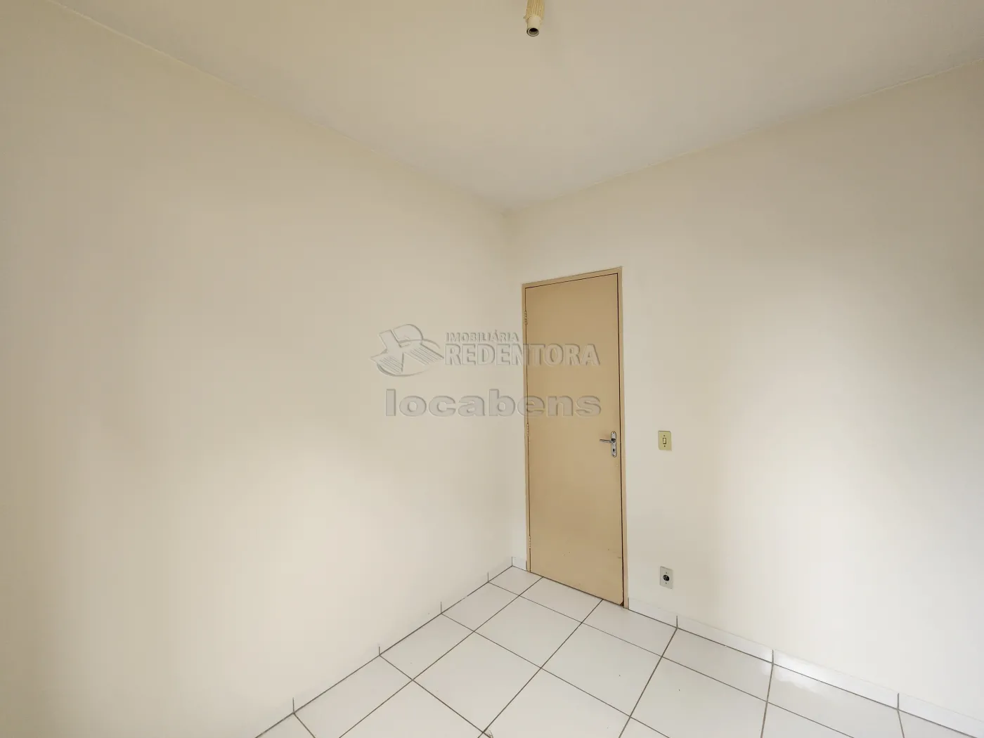 Alugar Apartamento / Padr&atilde;o em S&atilde;o Jos&eacute; do Rio Preto R$ 1.000,00 - Foto 5