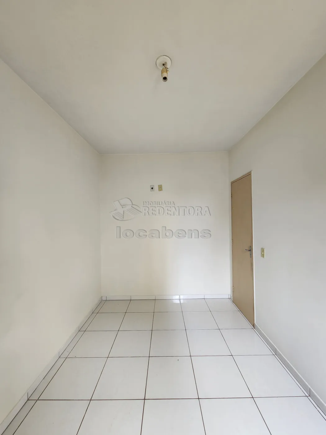 Alugar Apartamento / Padr&atilde;o em S&atilde;o Jos&eacute; do Rio Preto R$ 1.000,00 - Foto 8