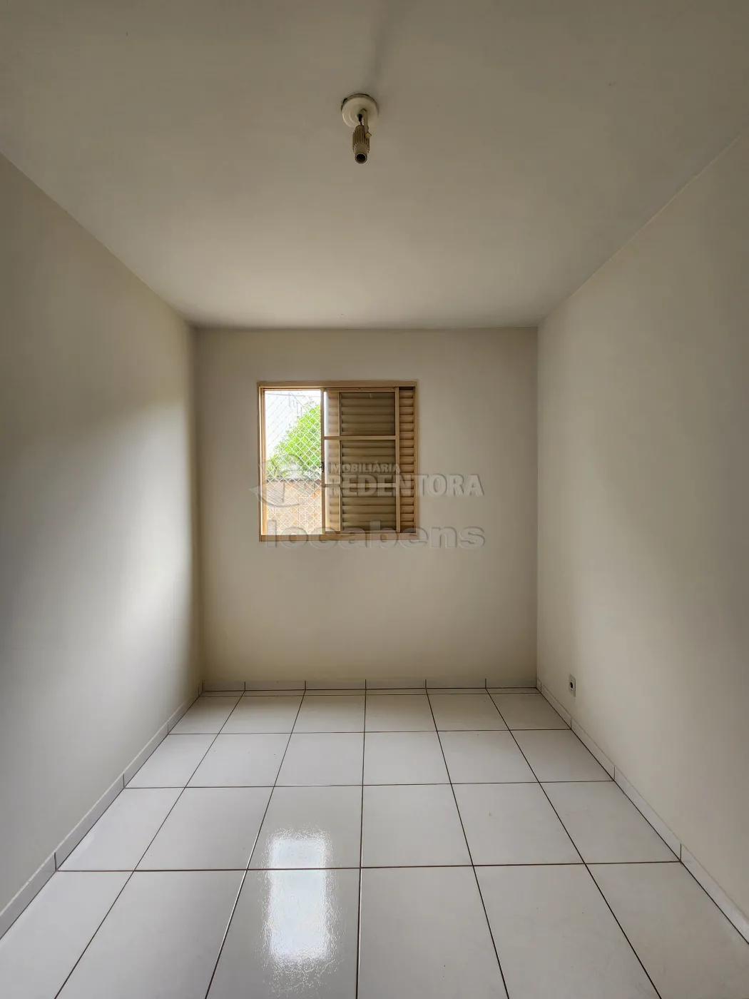 Alugar Apartamento / Padr&atilde;o em S&atilde;o Jos&eacute; do Rio Preto R$ 1.000,00 - Foto 9