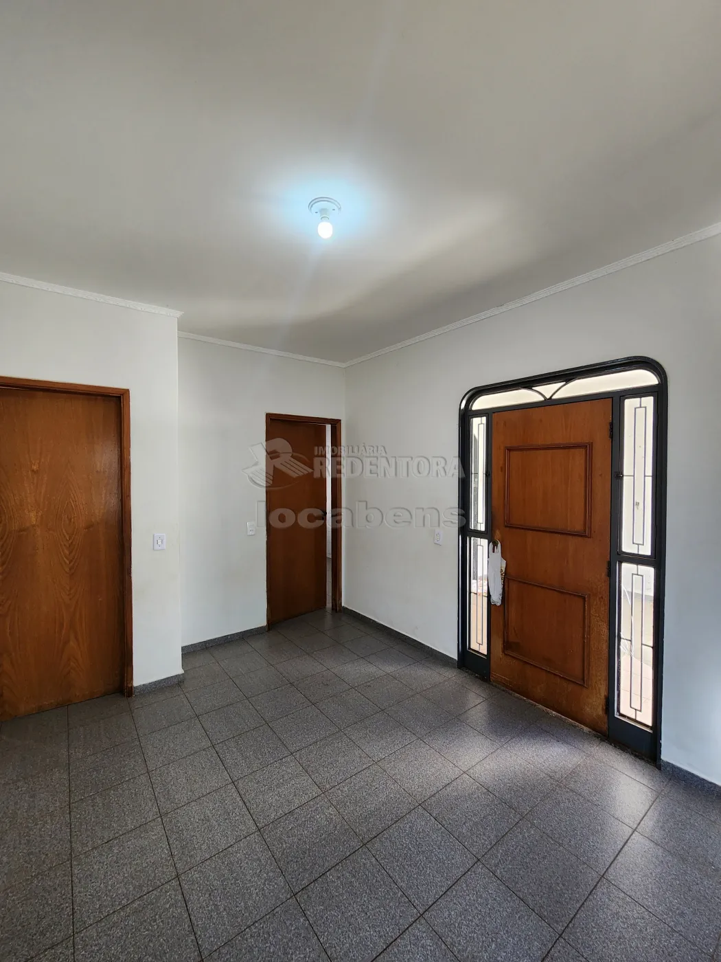 Alugar Casa / Padr&atilde;o em S&atilde;o Jos&eacute; do Rio Preto R$ 1.600,00 - Foto 3