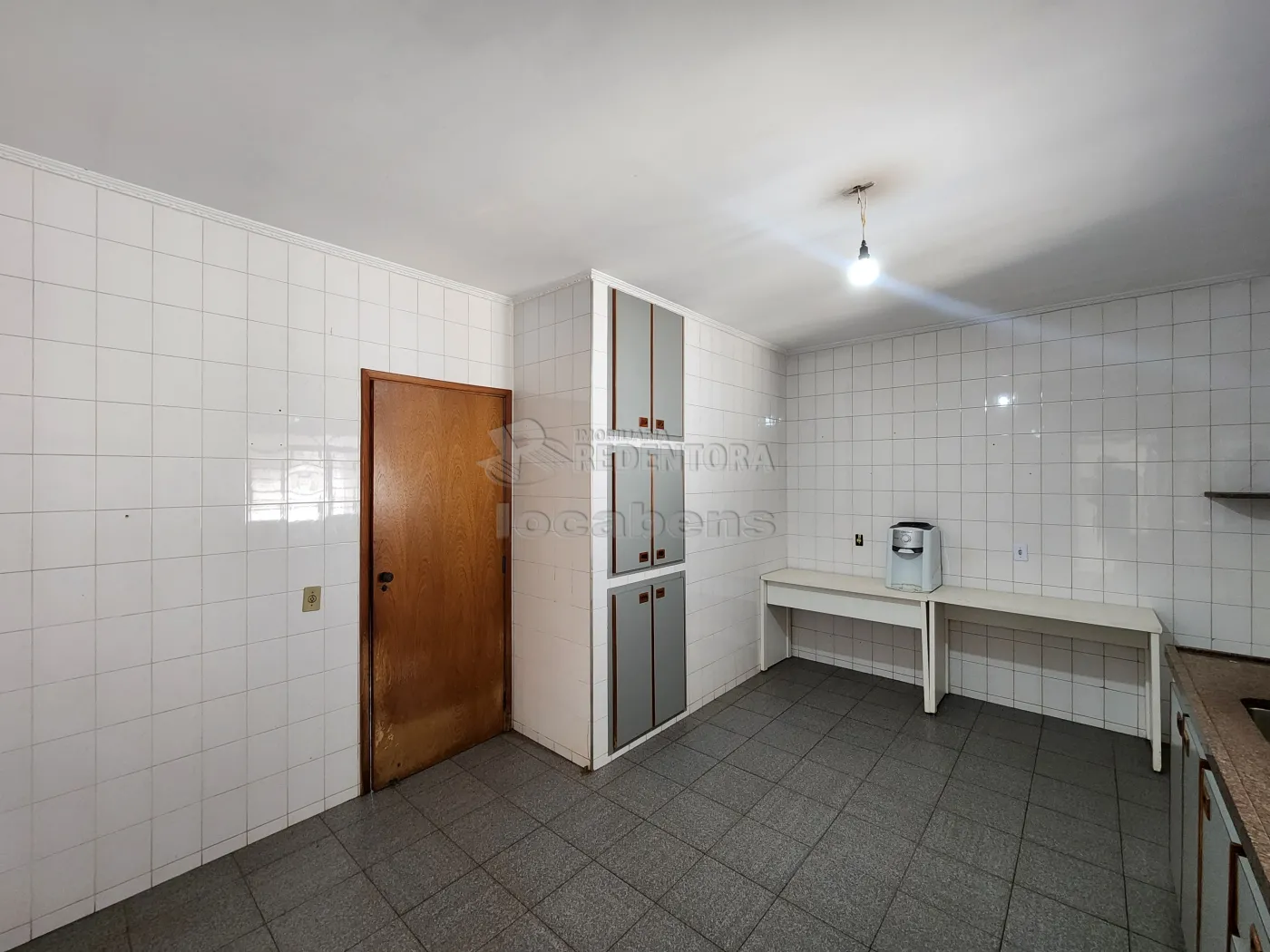 Alugar Casa / Padr&atilde;o em S&atilde;o Jos&eacute; do Rio Preto R$ 1.600,00 - Foto 4