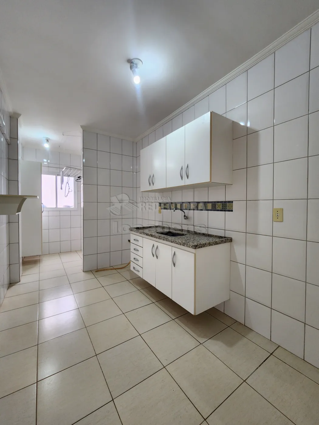 Alugar Apartamento / Padr&atilde;o em S&atilde;o Jos&eacute; do Rio Preto R$ 1.500,00 - Foto 4