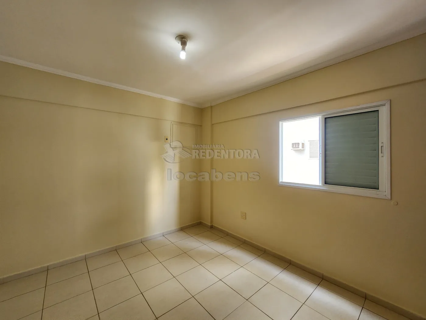 Alugar Apartamento / Padr&atilde;o em S&atilde;o Jos&eacute; do Rio Preto R$ 1.500,00 - Foto 5
