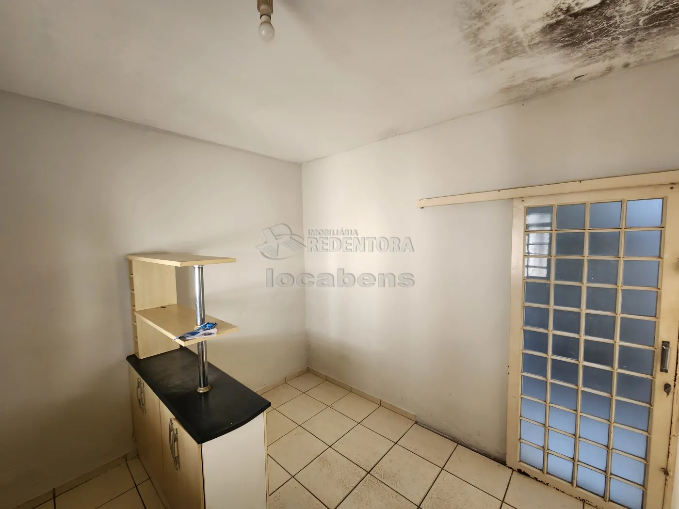 Alugar Casa / Padr&atilde;o em S&atilde;o Jos&eacute; do Rio Preto R$ 1.300,00 - Foto 4