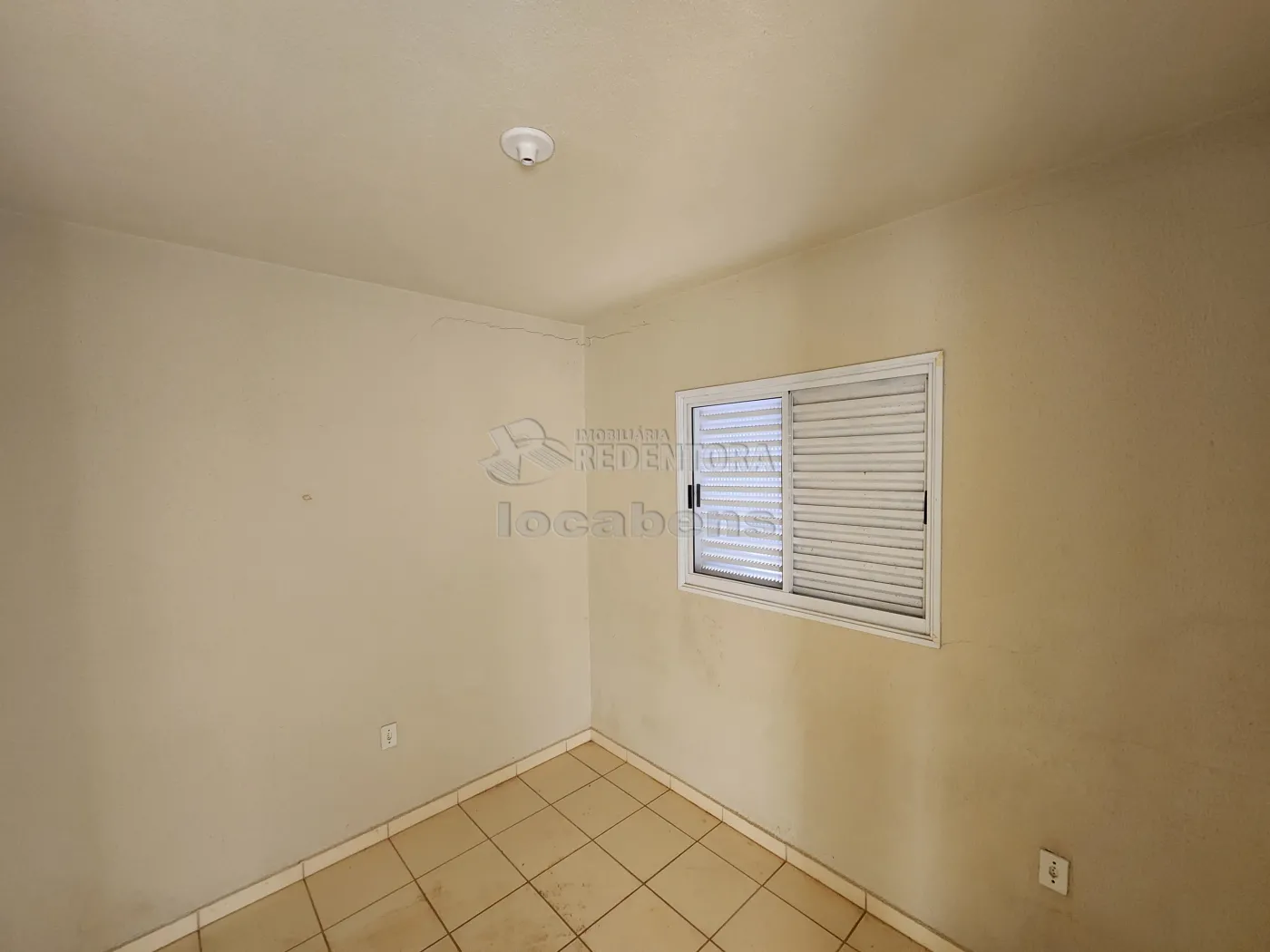 Alugar Casa / Padr&atilde;o em S&atilde;o Jos&eacute; do Rio Preto R$ 880,00 - Foto 6
