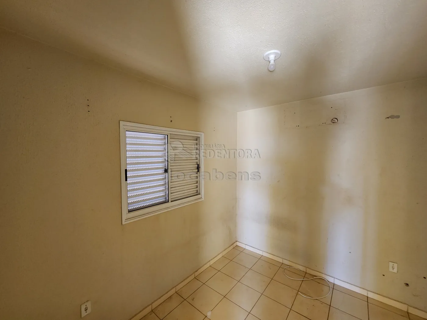 Alugar Casa / Padr&atilde;o em S&atilde;o Jos&eacute; do Rio Preto R$ 880,00 - Foto 8