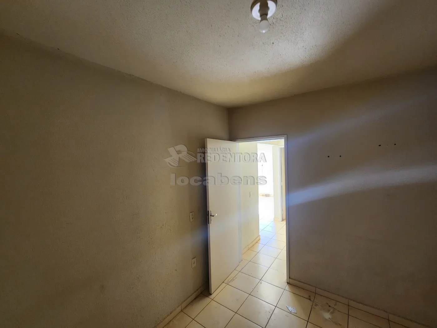 Alugar Casa / Padr&atilde;o em S&atilde;o Jos&eacute; do Rio Preto R$ 880,00 - Foto 9
