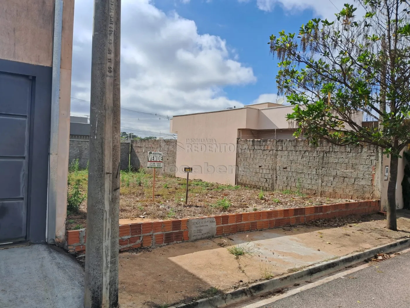 Comprar Terreno / Padr&atilde;o em Mirassol R$ 90.000,00 - Foto 4