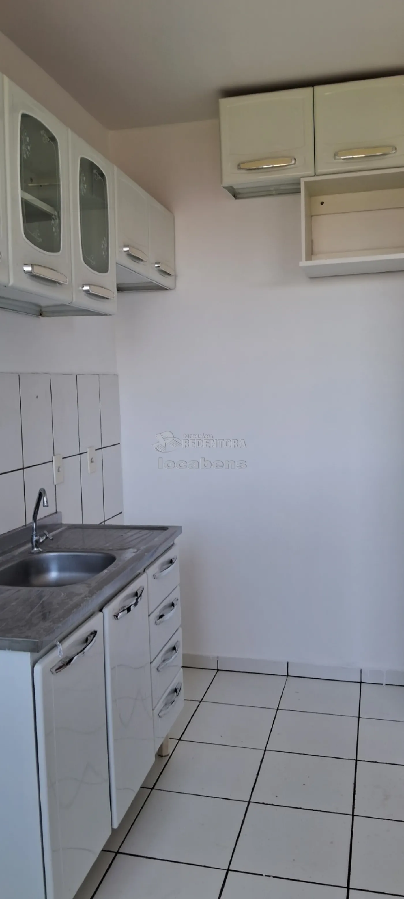 Alugar Apartamento / Padr&atilde;o em S&atilde;o Jos&eacute; do Rio Preto R$ 1.200,00 - Foto 3
