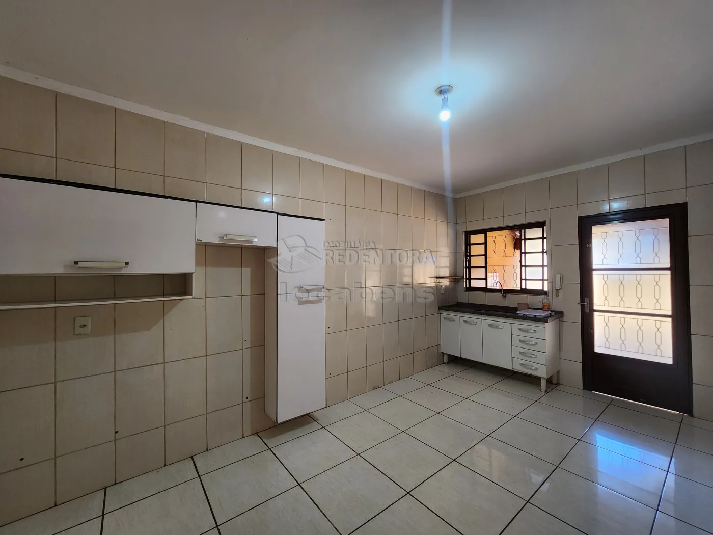 Alugar Casa / Padr&atilde;o em S&atilde;o Jos&eacute; do Rio Preto R$ 1.100,00 - Foto 4