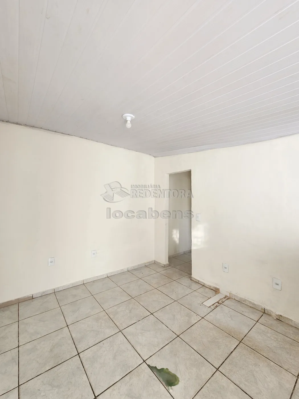 Alugar Casa / Padr&atilde;o em S&atilde;o Jos&eacute; do Rio Preto R$ 700,00 - Foto 2