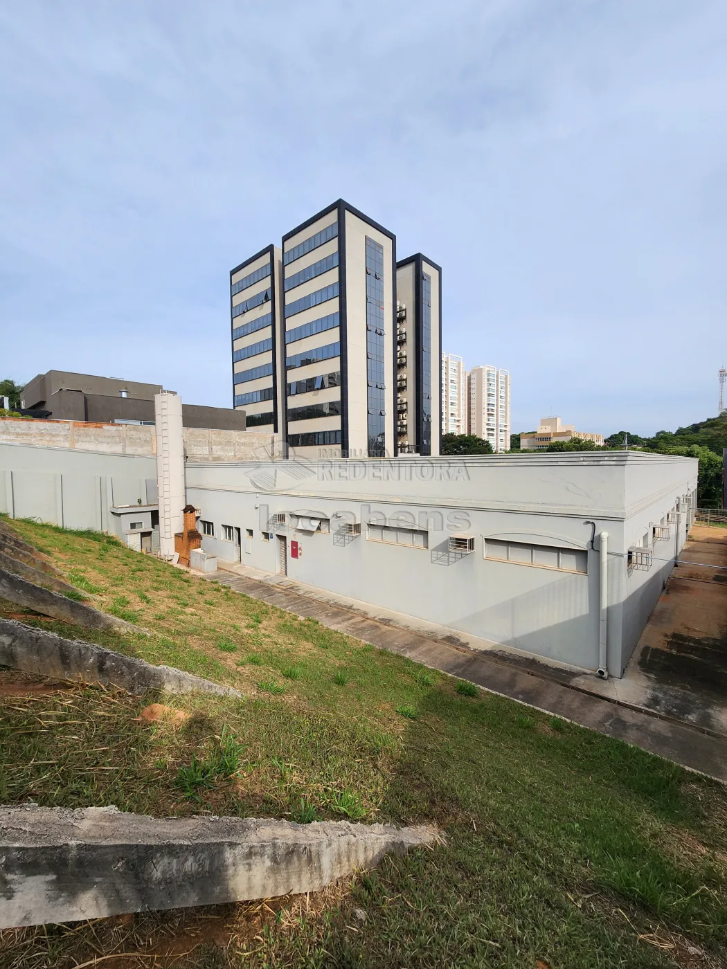 Alugar Comercial / Sal&atilde;o em S&atilde;o Jos&eacute; do Rio Preto R$ 60.000,00 - Foto 17