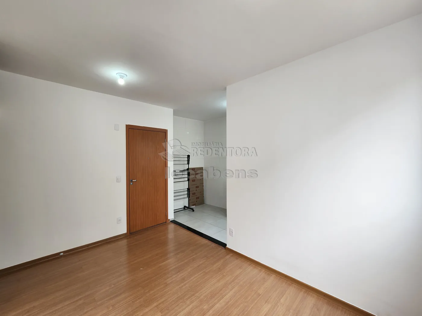 Alugar Apartamento / Padr&atilde;o em S&atilde;o Jos&eacute; do Rio Preto R$ 950,00 - Foto 2