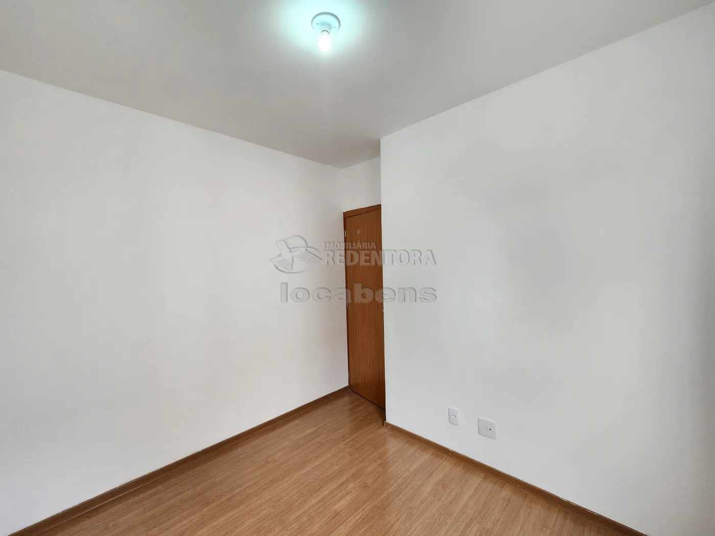 Alugar Apartamento / Padr&atilde;o em S&atilde;o Jos&eacute; do Rio Preto R$ 950,00 - Foto 8