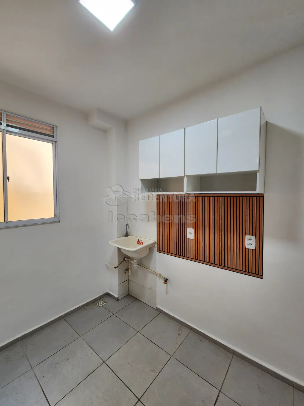 Alugar Apartamento / Padr&atilde;o em S&atilde;o Jos&eacute; do Rio Preto R$ 1.100,00 - Foto 3