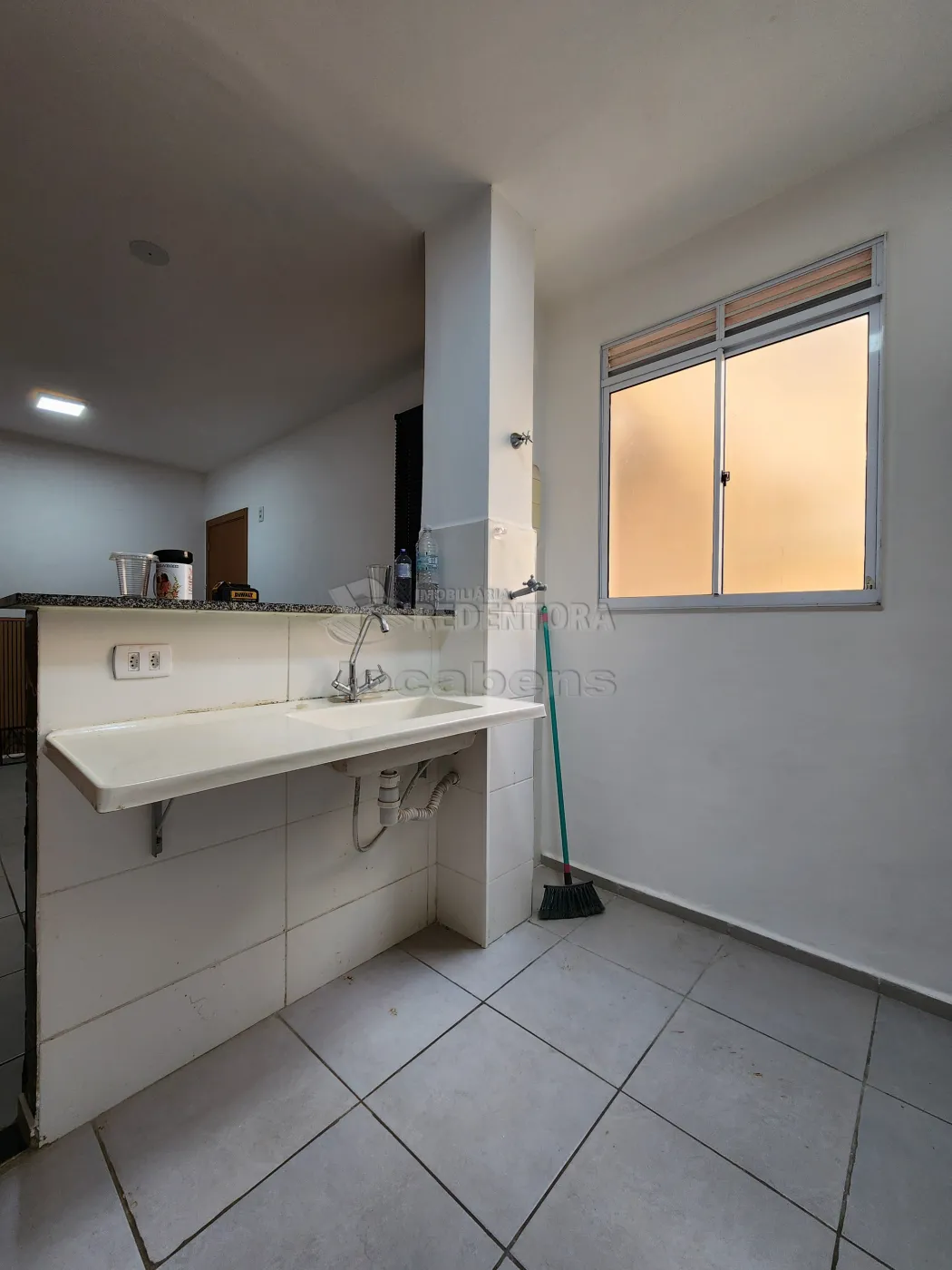 Alugar Apartamento / Padr&atilde;o em S&atilde;o Jos&eacute; do Rio Preto R$ 1.100,00 - Foto 4