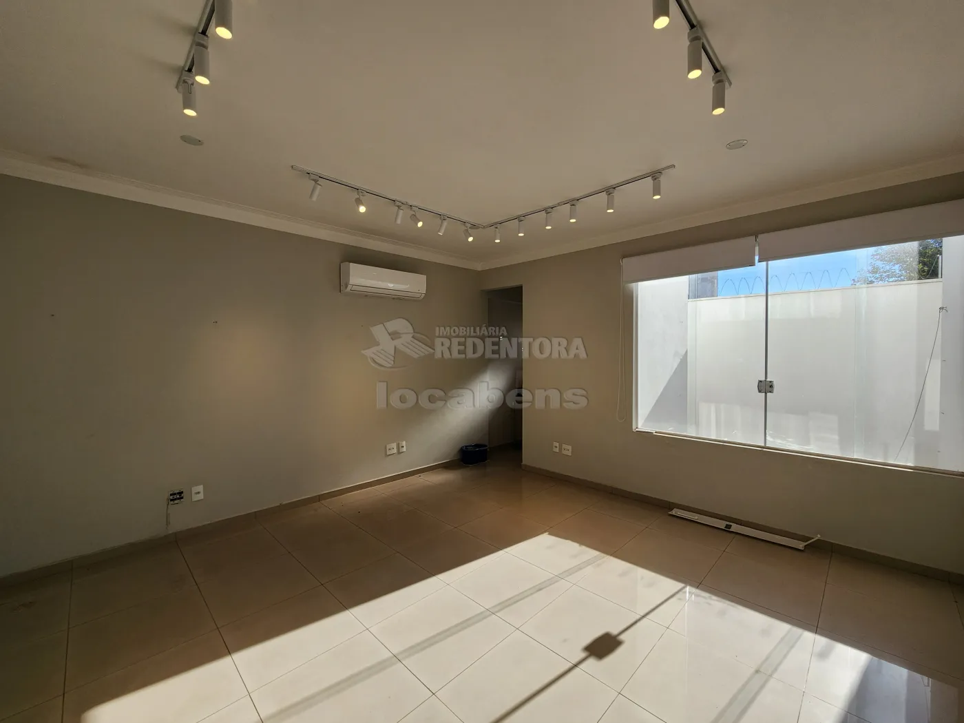 Alugar Comercial / Sala em S&atilde;o Jos&eacute; do Rio Preto R$ 1.800,00 - Foto 1
