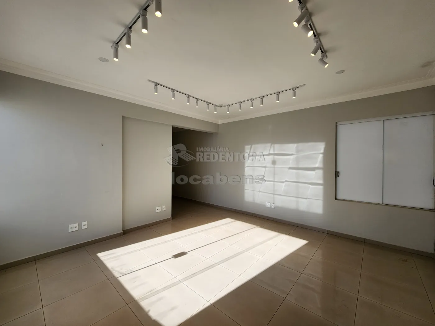 Alugar Comercial / Sala em S&atilde;o Jos&eacute; do Rio Preto R$ 1.800,00 - Foto 2