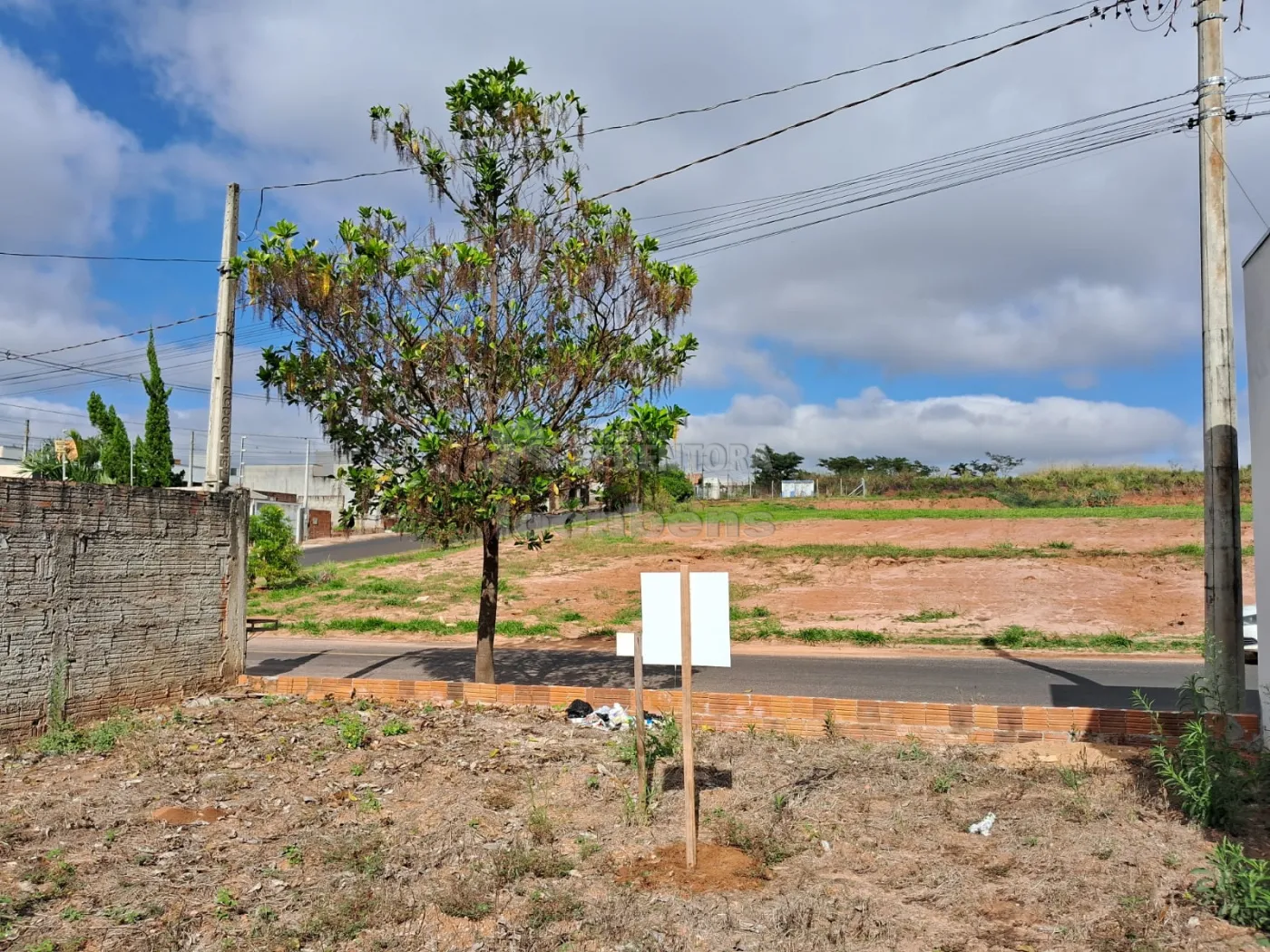 Comprar Terreno / Padr&atilde;o em Mirassol R$ 180.000,00 - Foto 8
