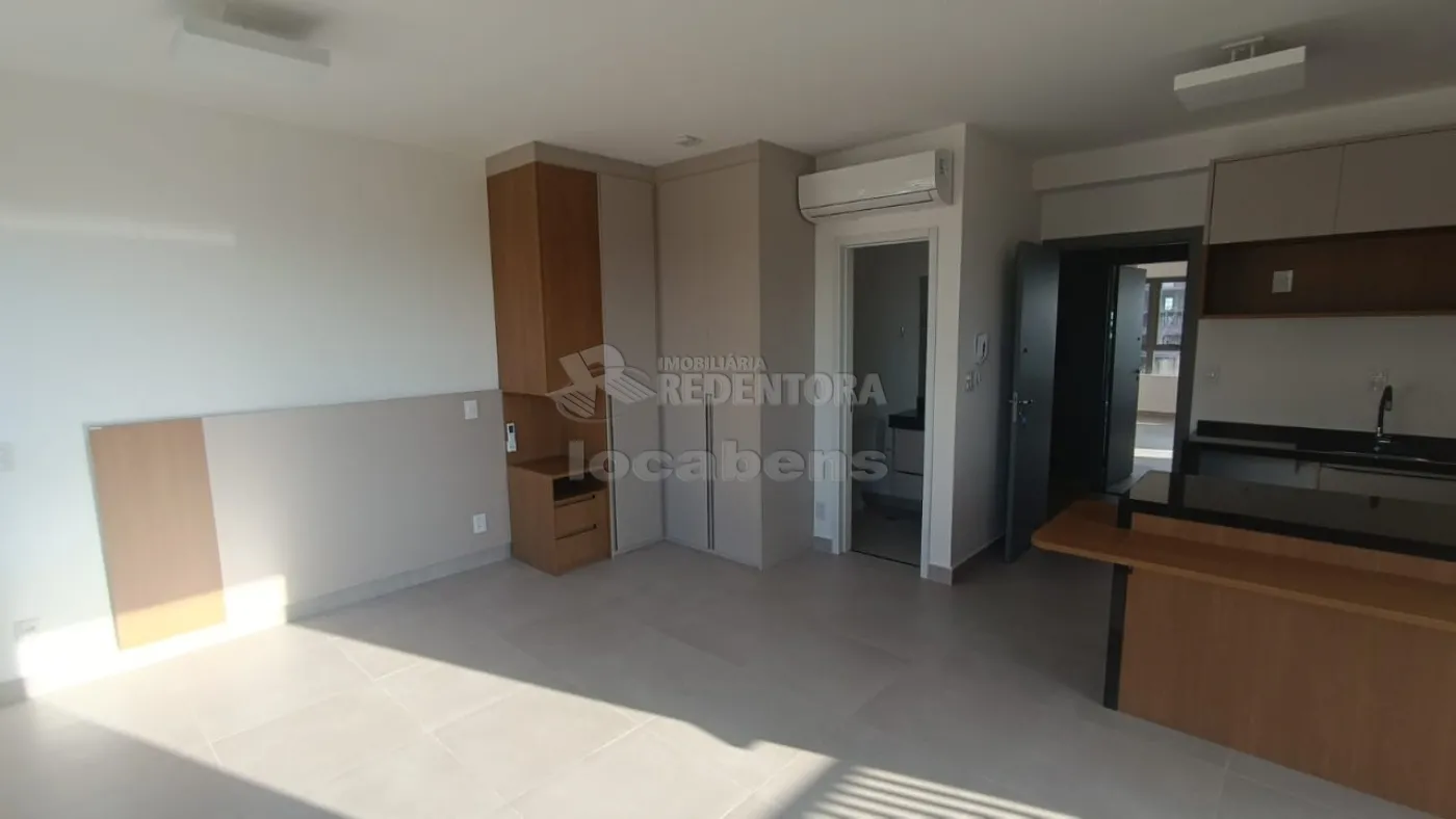 Alugar Apartamento / Studio em S&atilde;o Jos&eacute; do Rio Preto R$ 2.000,00 - Foto 1