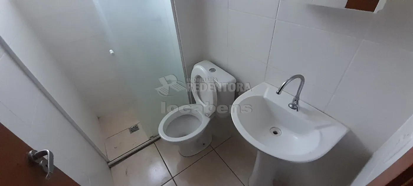 Alugar Apartamento / Padr&atilde;o em S&atilde;o Jos&eacute; do Rio Preto R$ 950,00 - Foto 5
