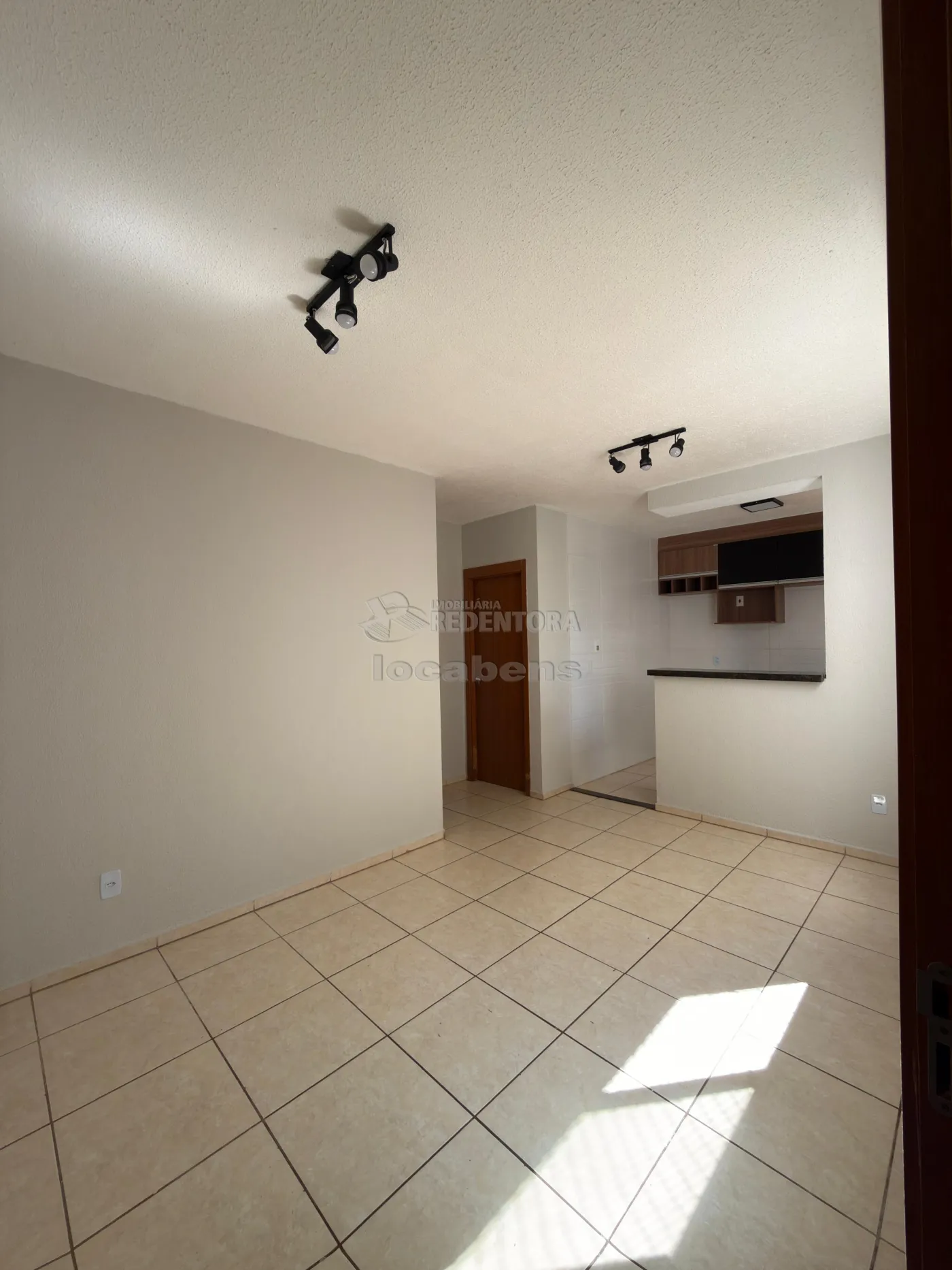 Comprar Apartamento / Padr&atilde;o em S&atilde;o Jos&eacute; do Rio Preto R$ 185.000,00 - Foto 1