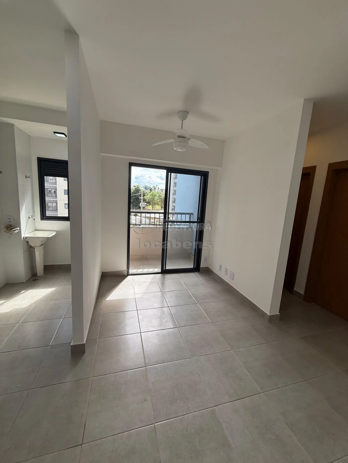 Alugar Apartamento / Padr&atilde;o em S&atilde;o Jos&eacute; do Rio Preto R$ 1.600,00 - Foto 2