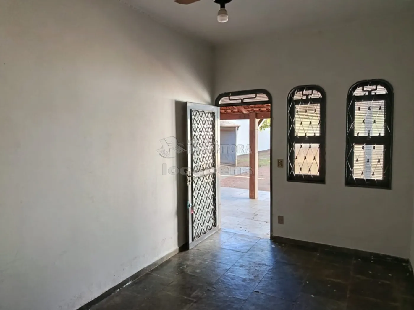Alugar Casa / Padr&atilde;o em S&atilde;o Jos&eacute; do Rio Preto R$ 1.500,00 - Foto 3