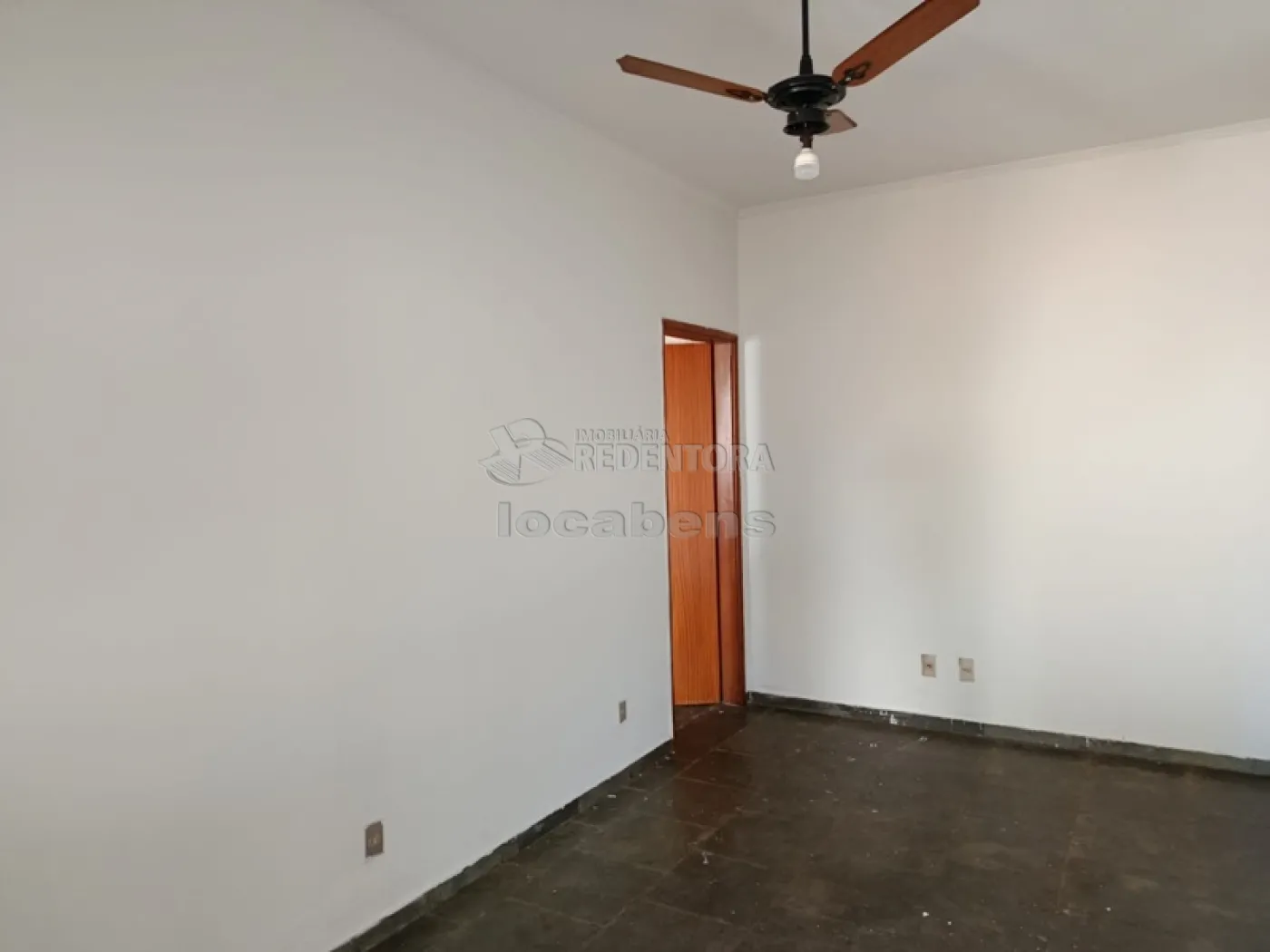 Alugar Casa / Padr&atilde;o em S&atilde;o Jos&eacute; do Rio Preto R$ 1.500,00 - Foto 4
