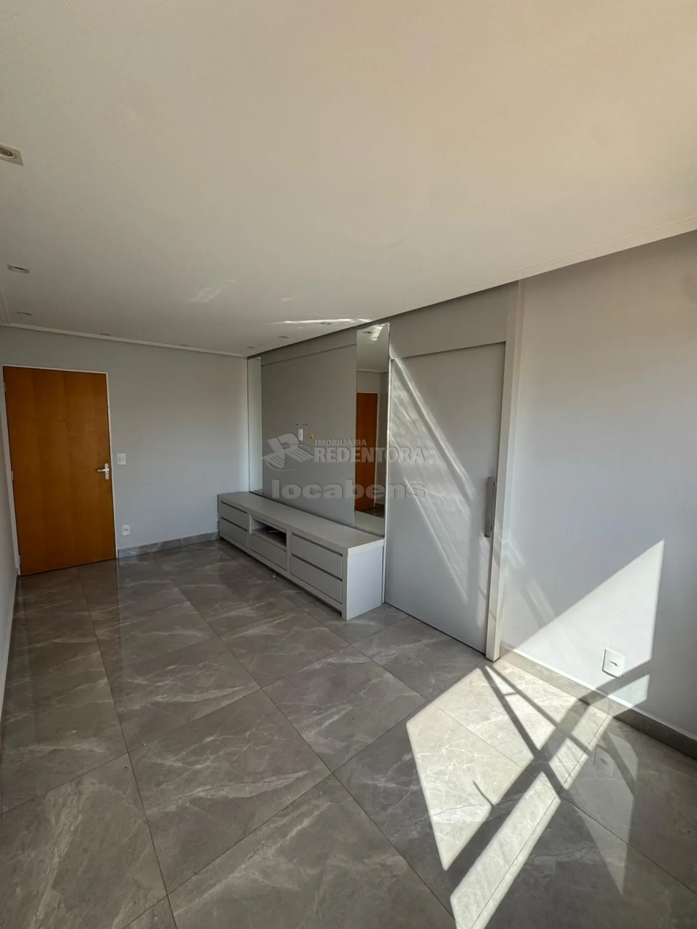 Alugar Apartamento / Padr&atilde;o em S&atilde;o Jos&eacute; do Rio Preto R$ 1.600,00 - Foto 2