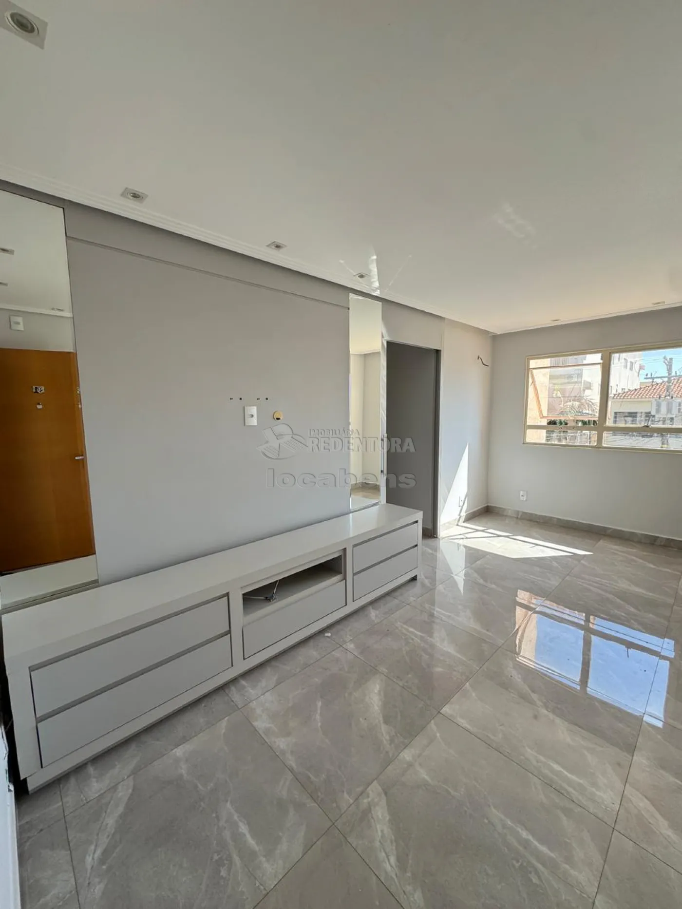 Alugar Apartamento / Padr&atilde;o em S&atilde;o Jos&eacute; do Rio Preto R$ 1.600,00 - Foto 3