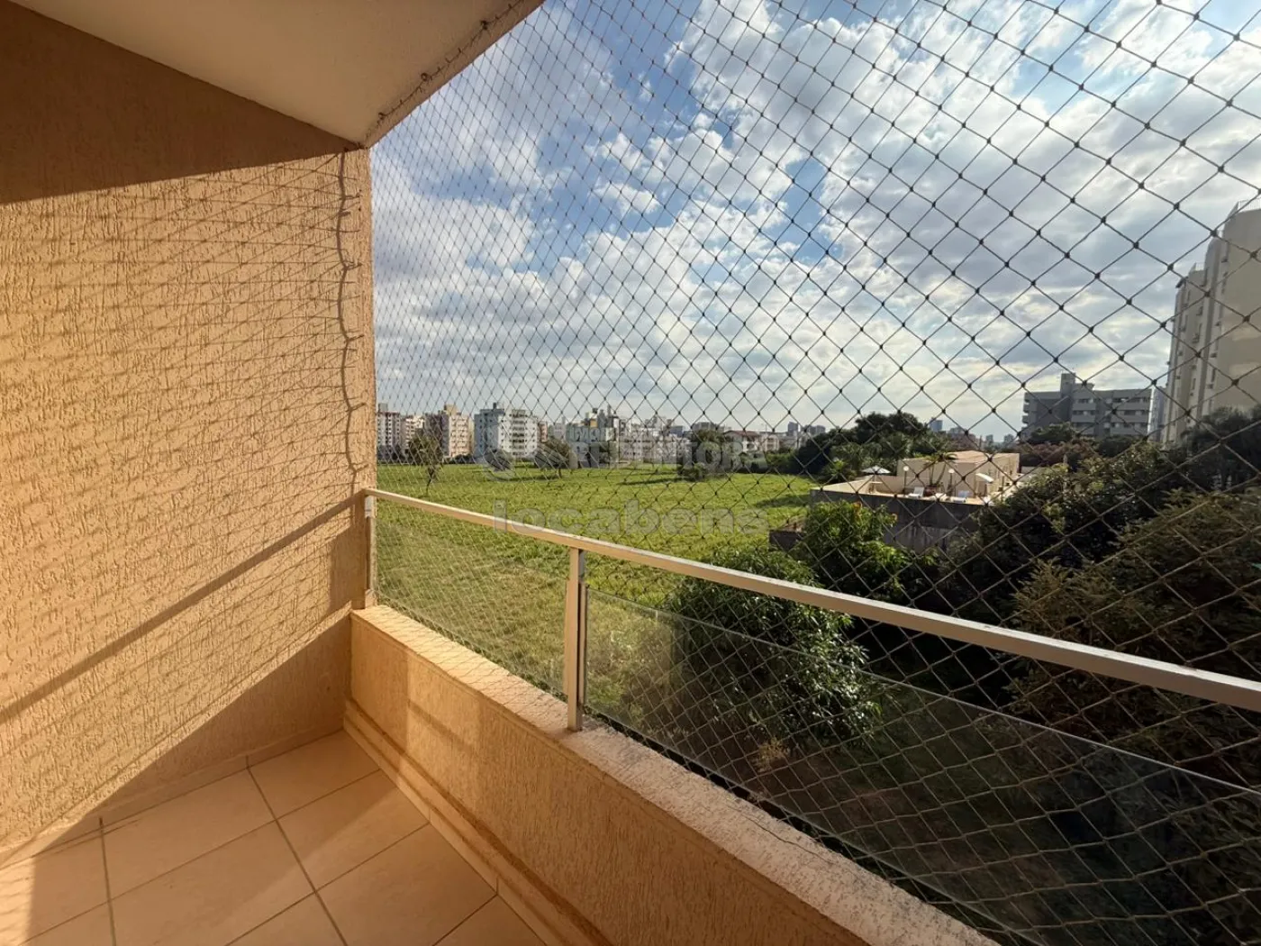 Alugar Apartamento / Padr&atilde;o em S&atilde;o Jos&eacute; do Rio Preto R$ 1.650,00 - Foto 1