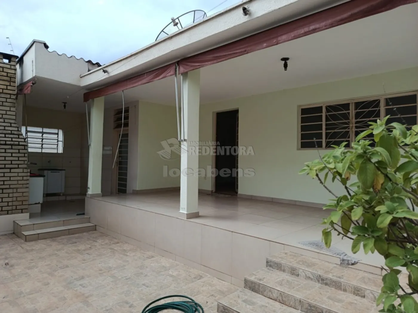 Alugar Casa / Padr&atilde;o em S&atilde;o Jos&eacute; do Rio Preto R$ 1.600,00 - Foto 2