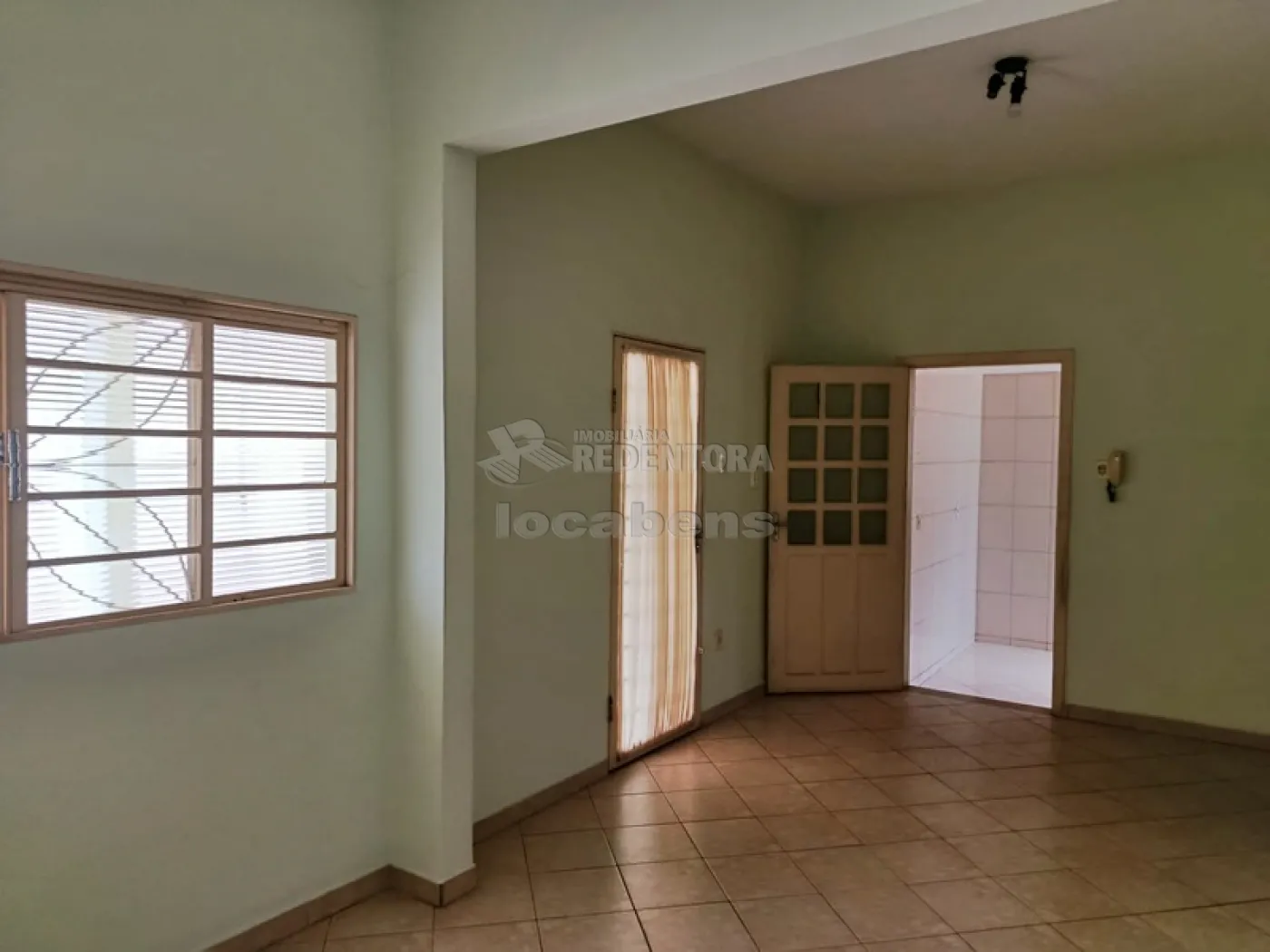 Alugar Casa / Padr&atilde;o em S&atilde;o Jos&eacute; do Rio Preto R$ 1.600,00 - Foto 4