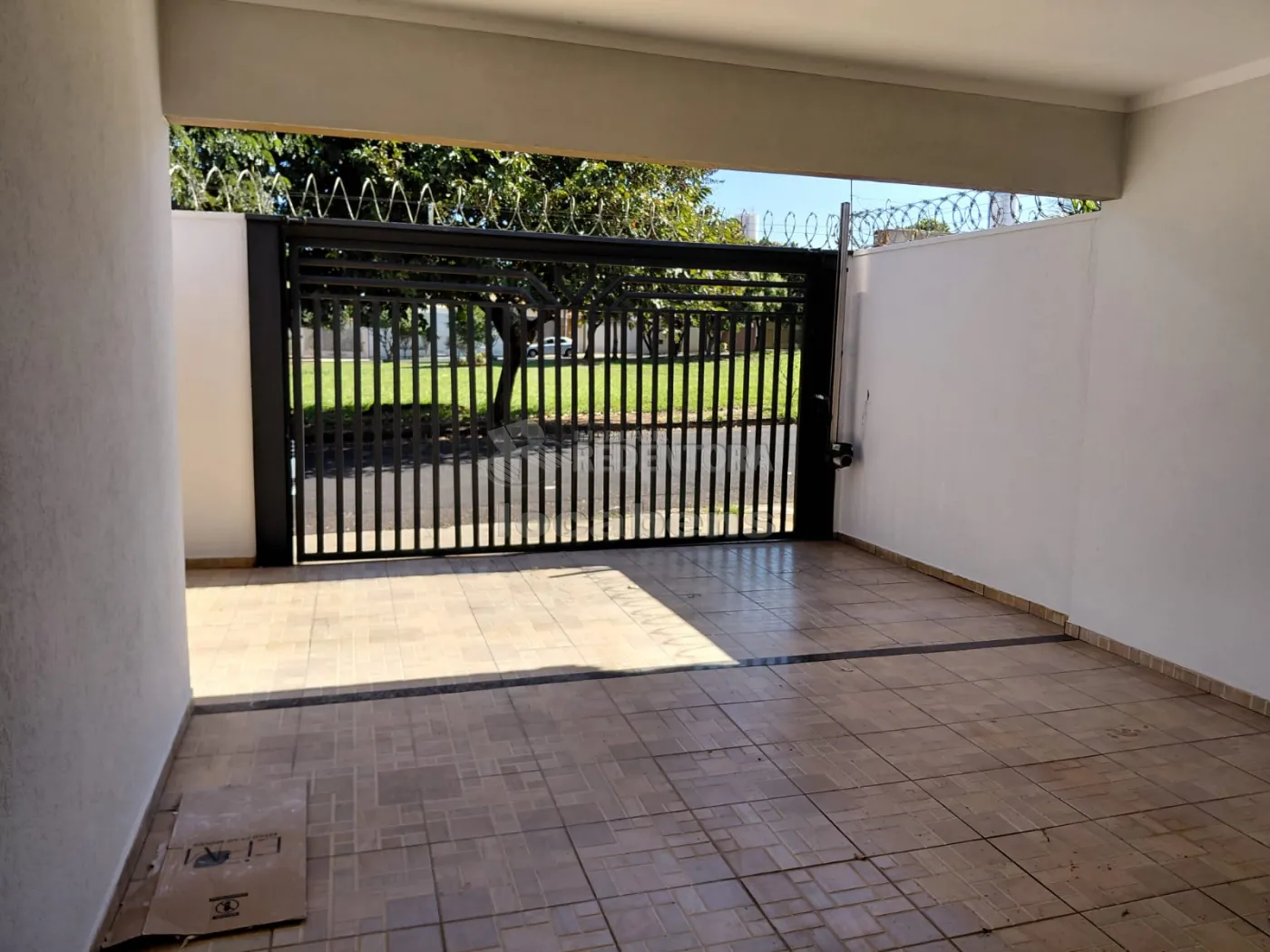 Alugar Casa / Padr&atilde;o em S&atilde;o Jos&eacute; do Rio Preto R$ 2.500,00 - Foto 1