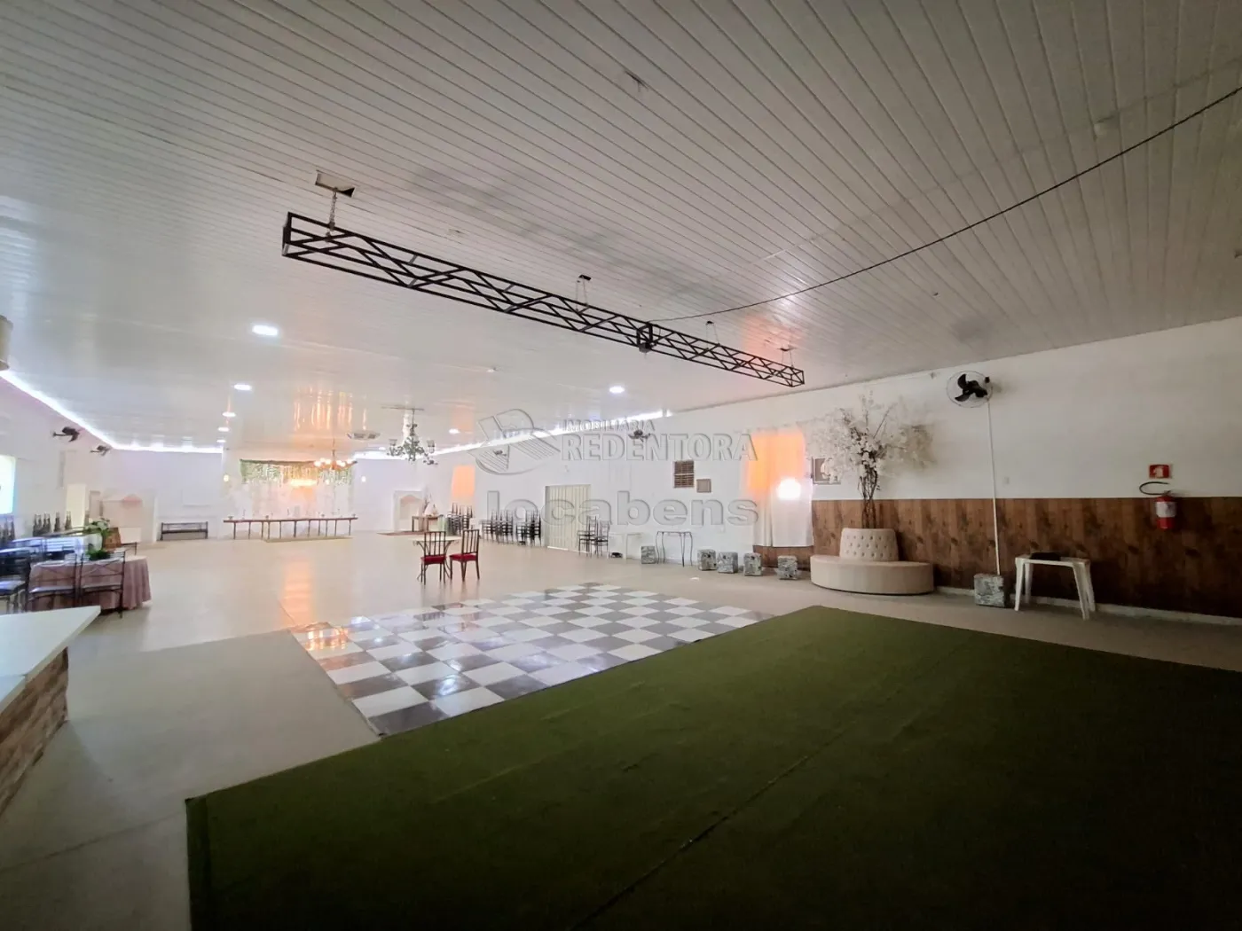 Alugar Comercial / Sal&atilde;o em Guapia&ccedil;u R$ 9.000,00 - Foto 4