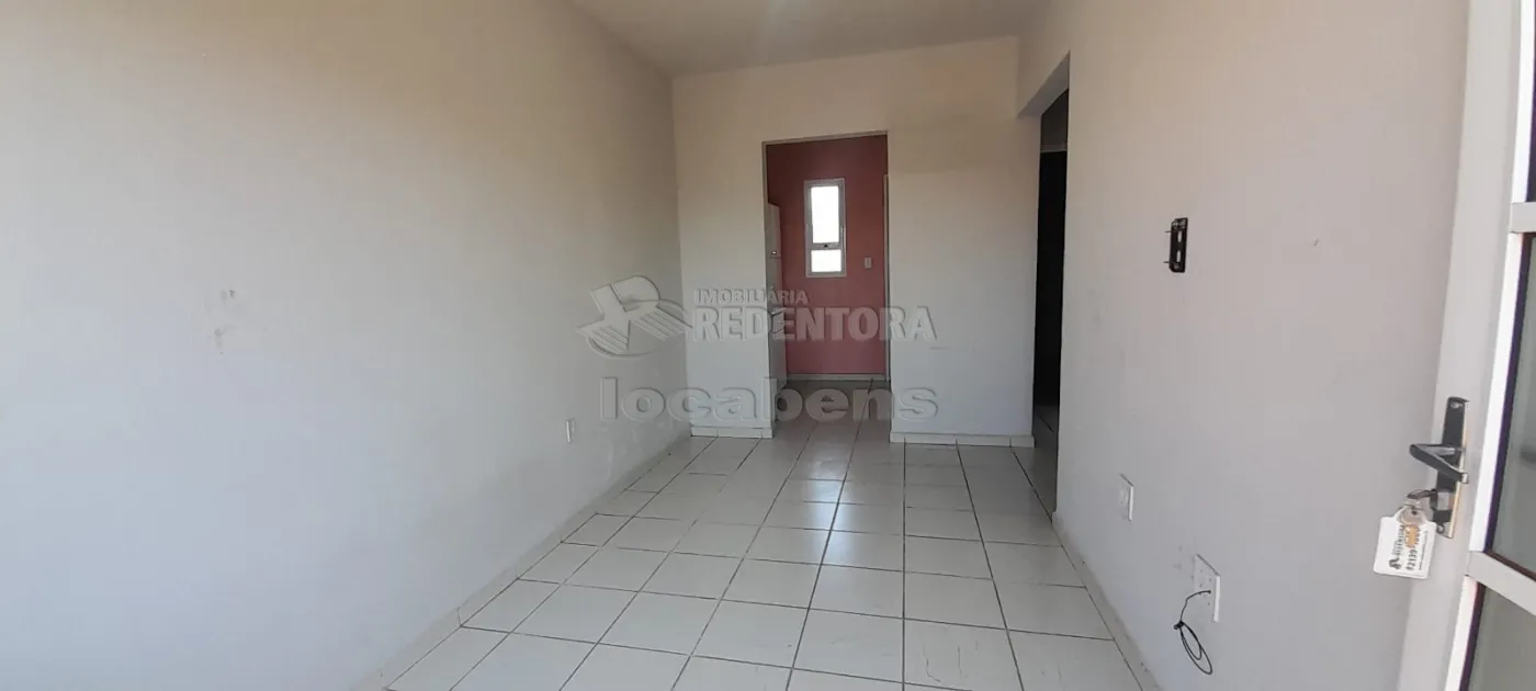 Alugar Casa / Padr&atilde;o em S&atilde;o Jos&eacute; do Rio Preto R$ 1.300,00 - Foto 2